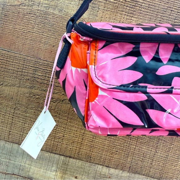 NWT Vera Bradley Retired Loves Me Insulated Lunch Bag - Picture 3 of 7